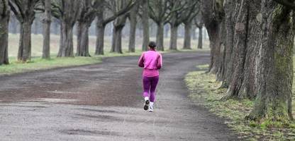 Fürth: Mann soll Joggerin in den Schritt gegriffen haben – und gerät an Polizistin