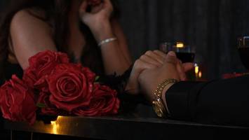 Weihnachten: Escort Helena verbringt Heiligabend bei Kunden