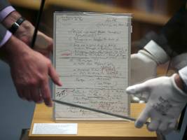 Haus der Geschichte: Verkäufer des Schabowski-Zettels muss genannt werden