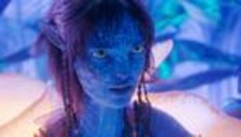 avatar - fire and ash: blau eingefädelt