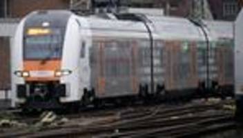 Bahn: Regionalexpress evakuiert - Wichtige Bahnstrecke gesperrt