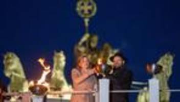 Chanukkafeier in Berlin: Klöckner mahnt auf Chanukkafeier zu Verteidigung jüdischen Lebens