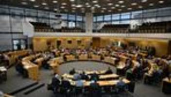 Landesfinanzen: Haushaltsberatung: Ausgaben 300 Millionen Euro höher