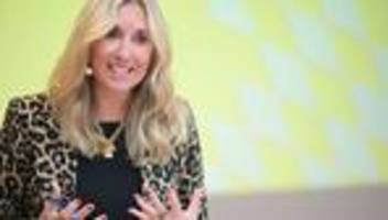 nach csu-beschluss: kultusministerin: hymnenpflicht ist nicht entscheidend