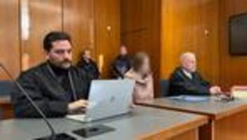 Prozessbeginn: 15-Jährige ermordet? Sozialarbeiterin schweigt zum Auftakt