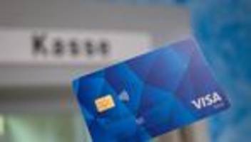 Schnittstelle programmiert: Bezahlkarte für Geflüchtete ab Ende Januar landesweit