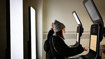 Berlins neuestes Bürgeramt eröffnet im Rathaus Köpenick: So lief Tag eins