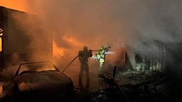 „ich möchte mich bei der feuerwehr für ihren unermüdlichen kampf bedanken“