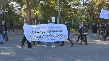 demo in der city: bündnis fordert bessere bedingungen für geflüchtete