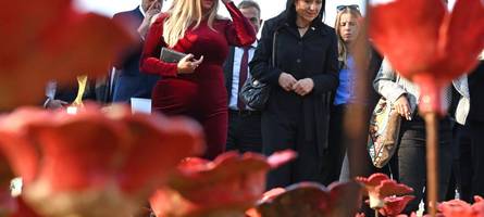 reiche am ort des terrors: „verneige mich vor den opfern“