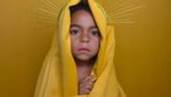 am Anfang drei Fragen: 2. Wie bekommt man einen Heiligenschein?