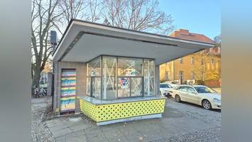 prominenter kiosk am dorfanger wird neuer treffpunkt im zehlendorf zentrum