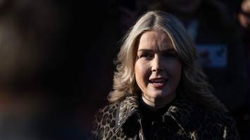 Aknenarben und Botoxlöcher: Fotograf kommt Trump-Mitarbeitern ungewöhnlich nah