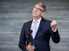 Bundesregierung: Der Staatsminister, der für sich selbst nicht zuständig ist