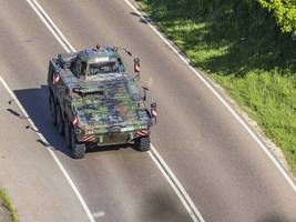 Verkehrspolitik: Wieso das Verteidigungsministerium jetzt Straßen finanziert