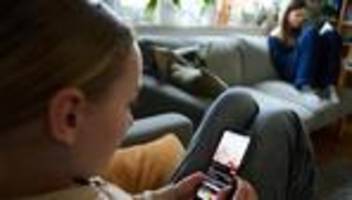 Smartphone zu Weihnachten?: Belangloses in Serie – Scrollen Kinder sich um den Verstand?