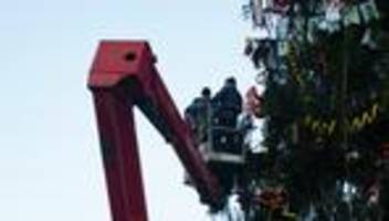 weihnachtstage: neun prozent aller beschäftigten arbeiten während der feiertage