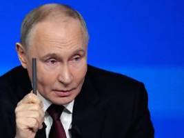 Monologe über den Krieg: Von den Erschießungen will Putin mehr hören