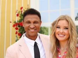 VIP VIP, Hurra!: Die Aminatis zerlegt vom Sofa aus