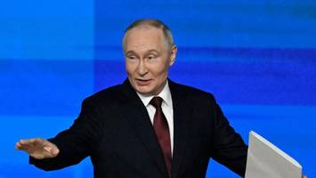 Bizarrer Moment bei Putins Presseshow – „Heirate mich!“