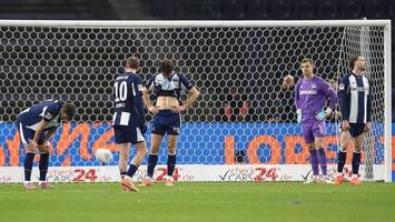 hertha-trainer leitl wütet über rote karte: „unfassbare frechheit“