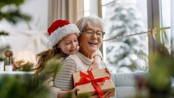 weihnachten & demenz: wenn oma das tut, braucht sie dringend eine pause