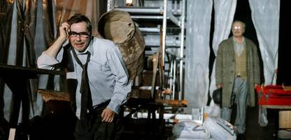 Simon Stones »Ferienhaus« am Burgtheater: Das Sterben im Haus am See