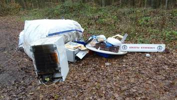Am idyllischen Wasser: Umweltsünder laden massenhaft Müll ab