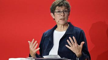 kramp-karrenbauer zur chefin der adenauer-stiftung gewählt – ohrfeige für merz