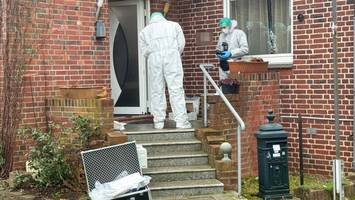 mann tötet frau bei hamburg – polizei sucht täter aus apensen