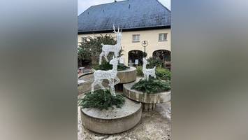 wer macht denn so was? mutter der rentierfamilie gestohlen