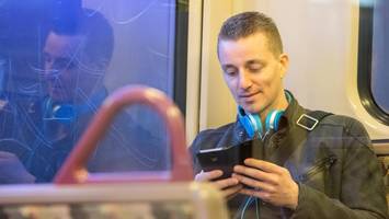 funkloch im u-bahn-tunnel: warum das netz in hamburg so oft schwächelt