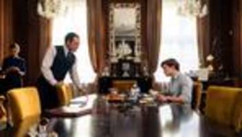 ausstatterin von maxton hall: wir bauen monatelang magie