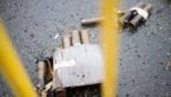 Feuerwerkskörper: Zehnjähriger zündet mit Böllern Hecke an und stellt sich