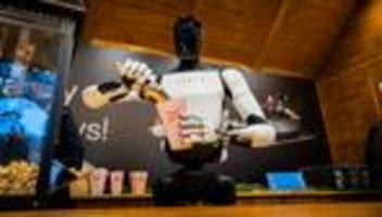 Roboter Optimus: Tesla führt humanoiden Roboter in Berlin vor