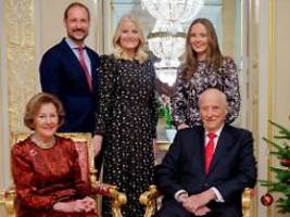 ganze familie beunruhigt: schwiegereltern geben einblick in alltag der erkrankten mette-marit