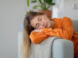 schlaf oder sport wichtiger?: forschende nennen klare priorität für gesundes leben