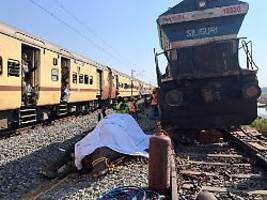 Tief verstörender Unfall: Indischer Expresszug fährt sieben Elefanten tot