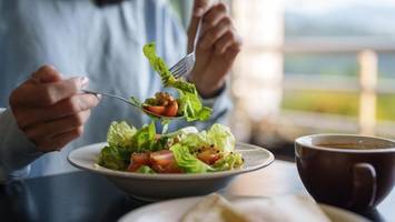 Ernährung in den Wechseljahren: Wichtiger Rat für Frauen ab 40
