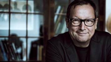 warum matthias brandt in hamburg mit händen in den hosentaschen las