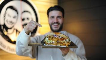 poldi-döner in bergedorf eröffnet: schmeckt er wirklich weltmeisterlich?