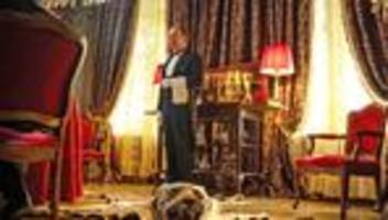 dinner for one: geld, zeit und langeweile im Überfluss