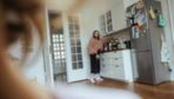 erfahrung als mutter: uns müttern fehlt nicht das dorf – sondern der zusammenhalt