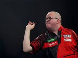 bemerkenswerte pressekonferenz: darts-star bunting weint plötzlich und bekommt kein wort mehr heraus