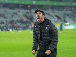 mit abpfiff brechen alle dämme: mir fehlen die worte - freiburg-coach kämpft mit den tränen