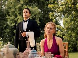 Prequel zu Dinner for One: Miss Sophie und Butler James auf einer Mission