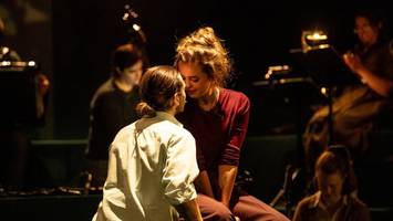 Schuld und Sühne beim Familientreffen: „Der zweite Kirschgarten“