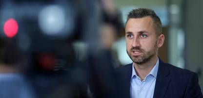 AfD in Sachsen-Anhalt: Gefährdet eine vermeintliche Dienstreise nach Disneyland einen Wahlerfolg?