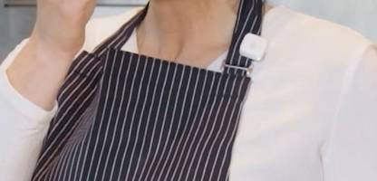 politische weihnachtsgrüße: klöckner übertrumpft söder mit schwerem backwerk