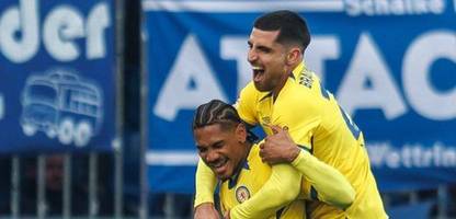 2. bundesliga: tabellenführer schalke 04 unterliegt bei eintracht braunschweig